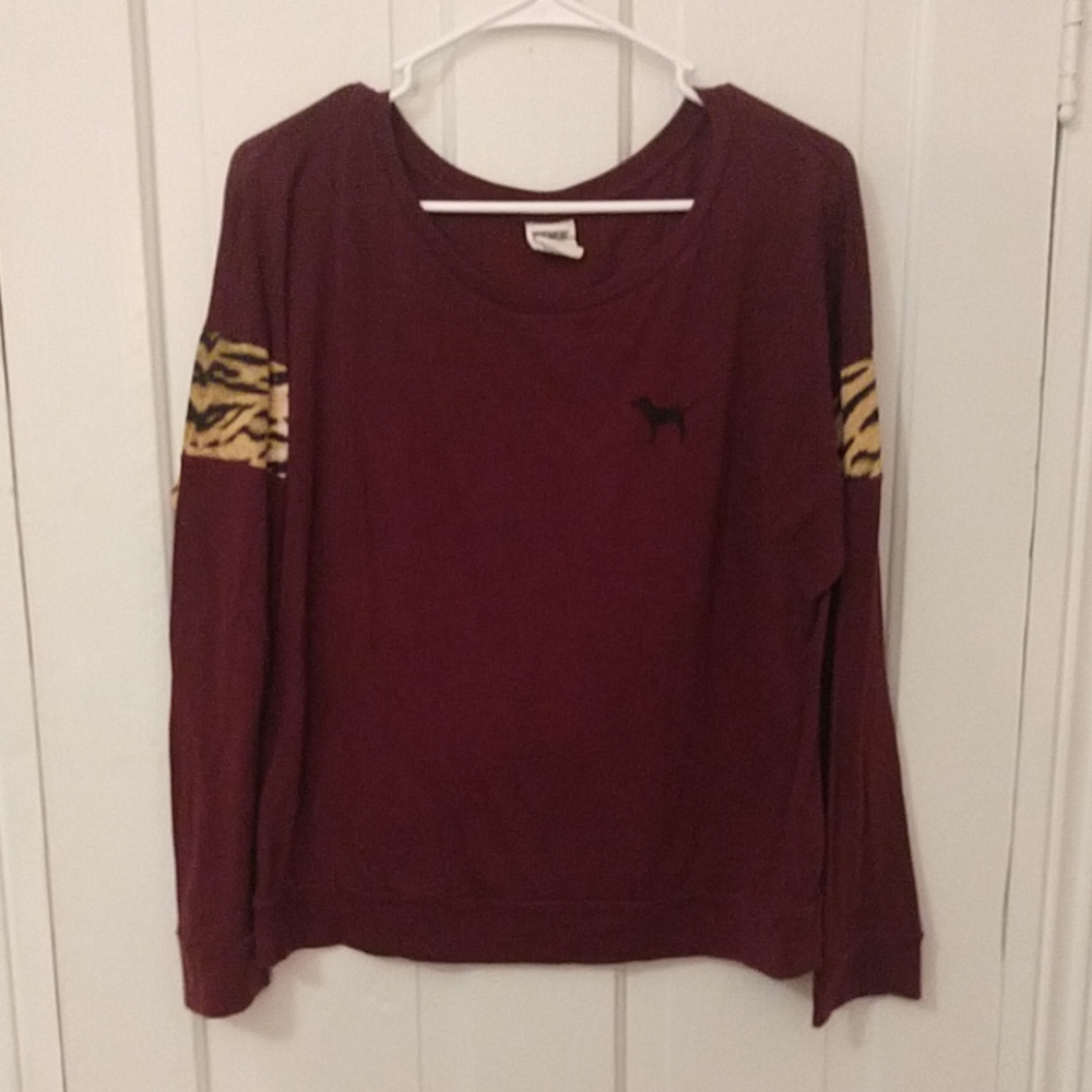 VS PINK T-shirt